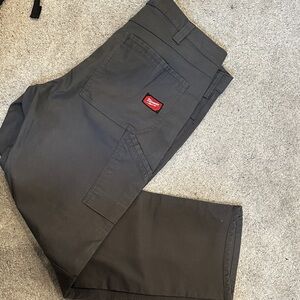 Milwaukee Men's Dark Gray Cargo Pants